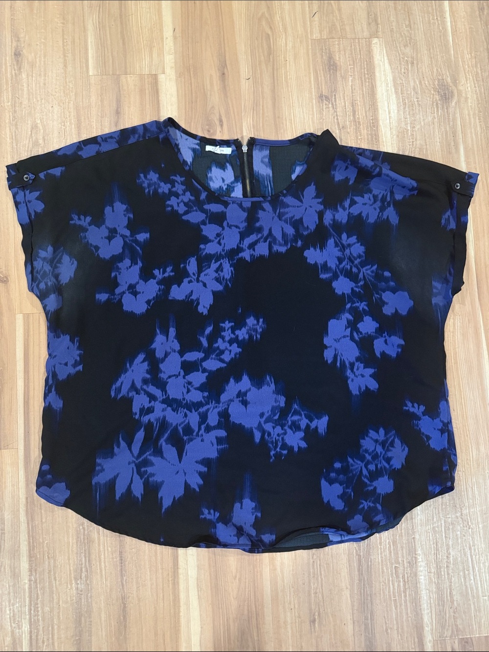 Maurices Black & Royal Blue Floral Short Sleeve Blouse